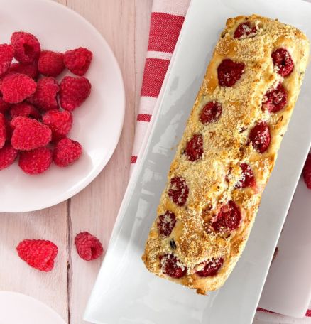 Cake à la framboise et amande blanche